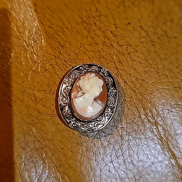 Cameo - Picture 3 of 4